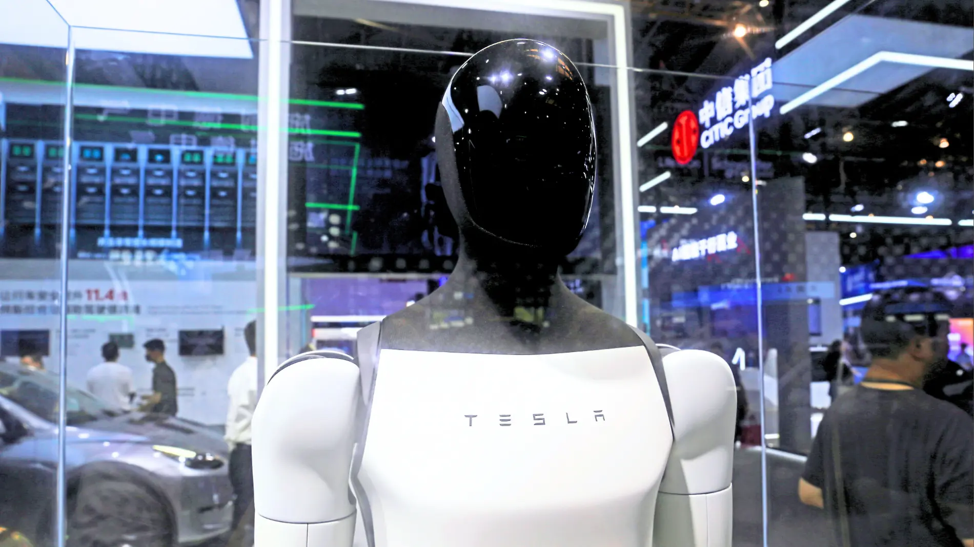 robot humanoide de tesla_reuters_connect